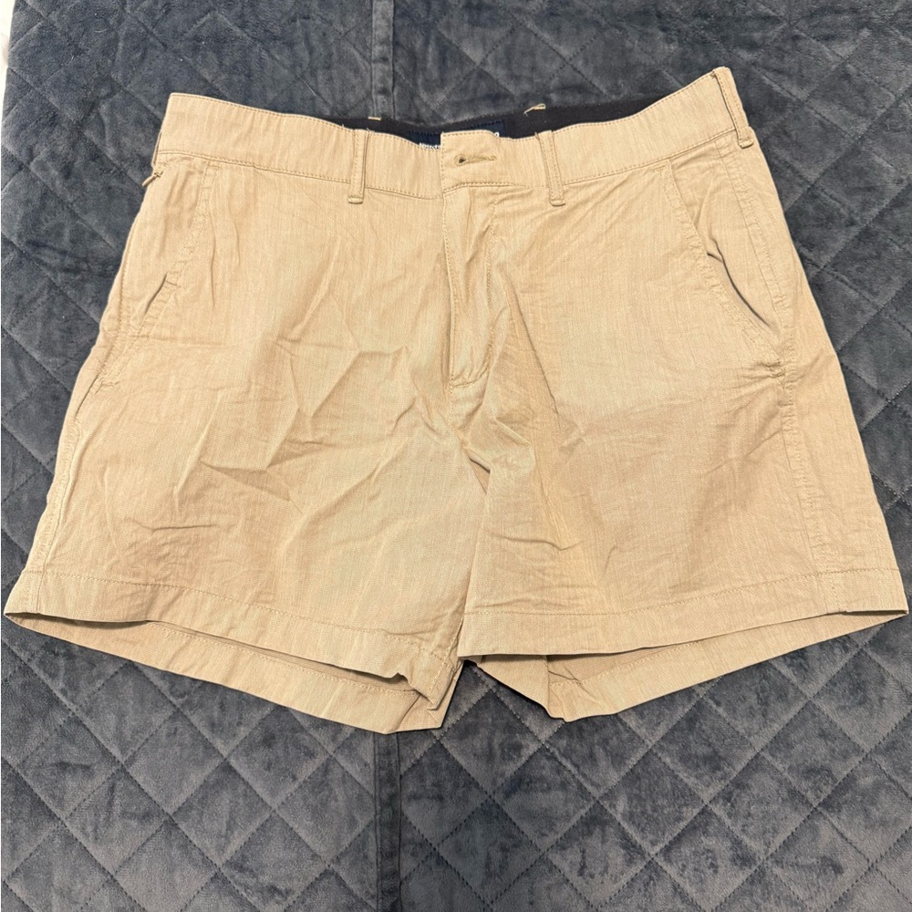 Abercrombie & Fitch Men's Beige Shorts